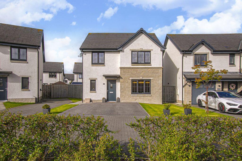 Main image of property: 33 Spowart Drive, Dunfermline, KY12 9FP