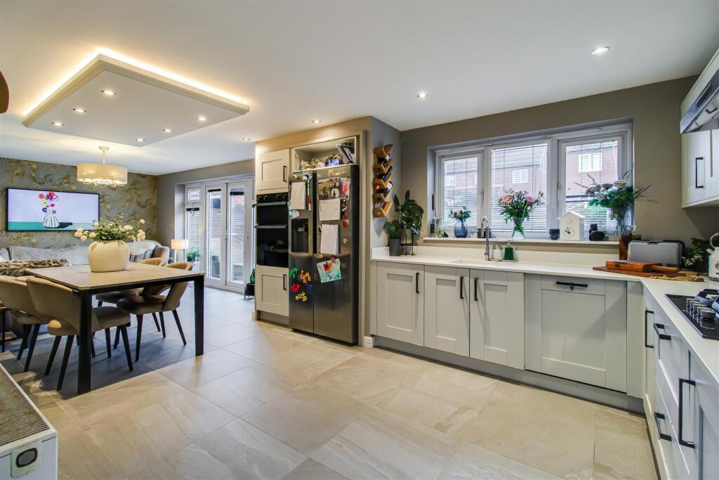 House in Wakefield - View 3