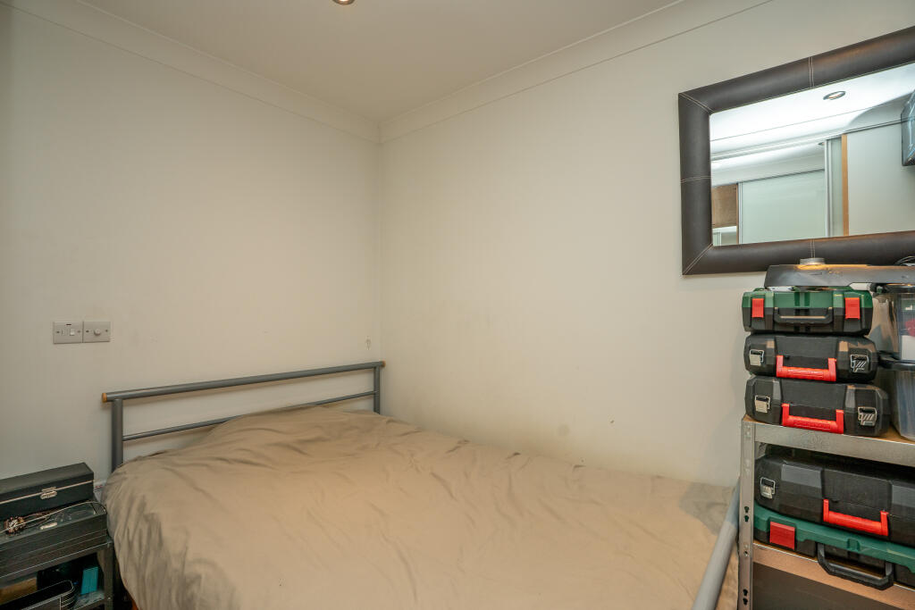 Apartment in Leeds, West Yorkshire - More