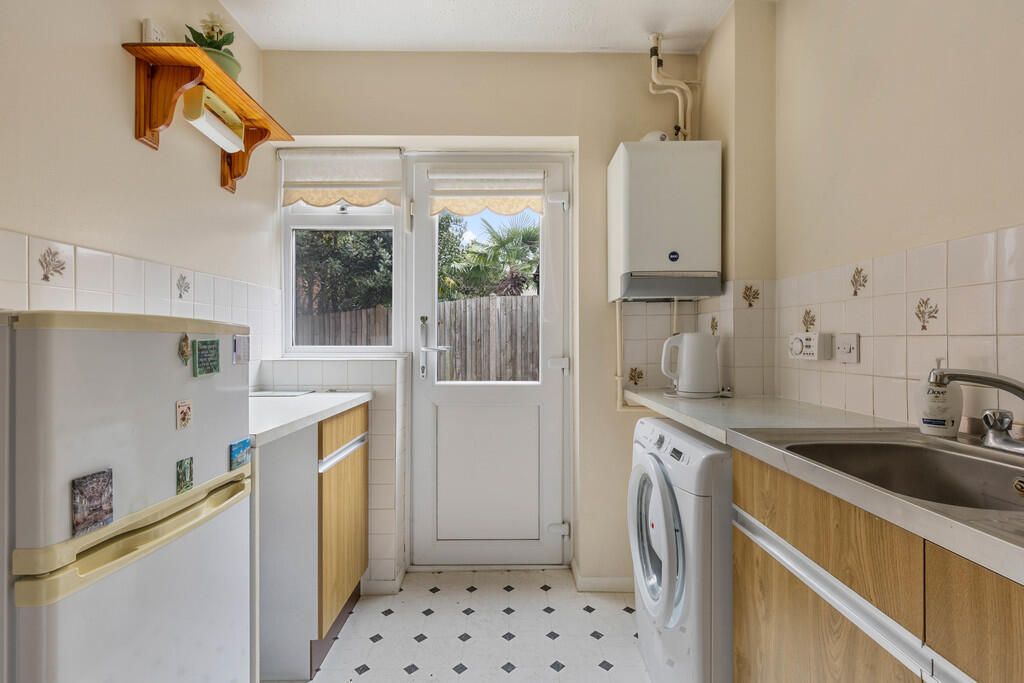 Brunel Close , Crystal Palace  photo 4
