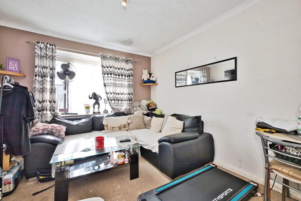 Apartment in Yeovil, Somerset - View 2