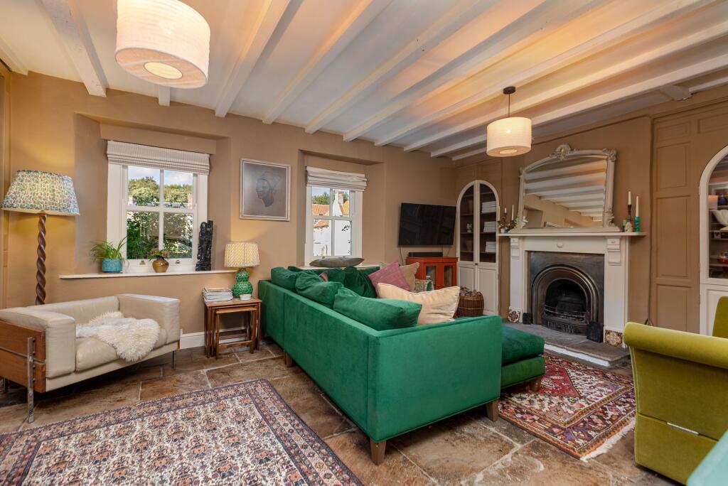 House in Darlington - More