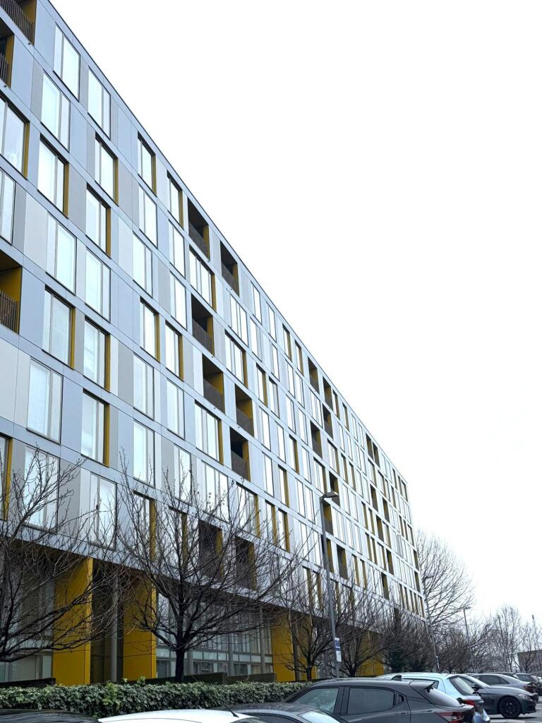 Main image of property: The Avenue, Leeds, West Yorkshire, LS9 8FR