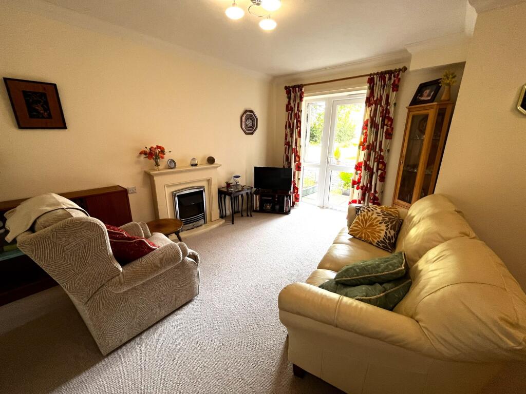 Thorley Lane, Timperley, WA15 - View 4