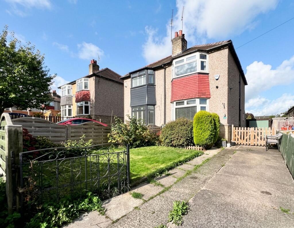 2-bed semi-detached on Warneford Rise, Huddersfield, HD4, £190,000