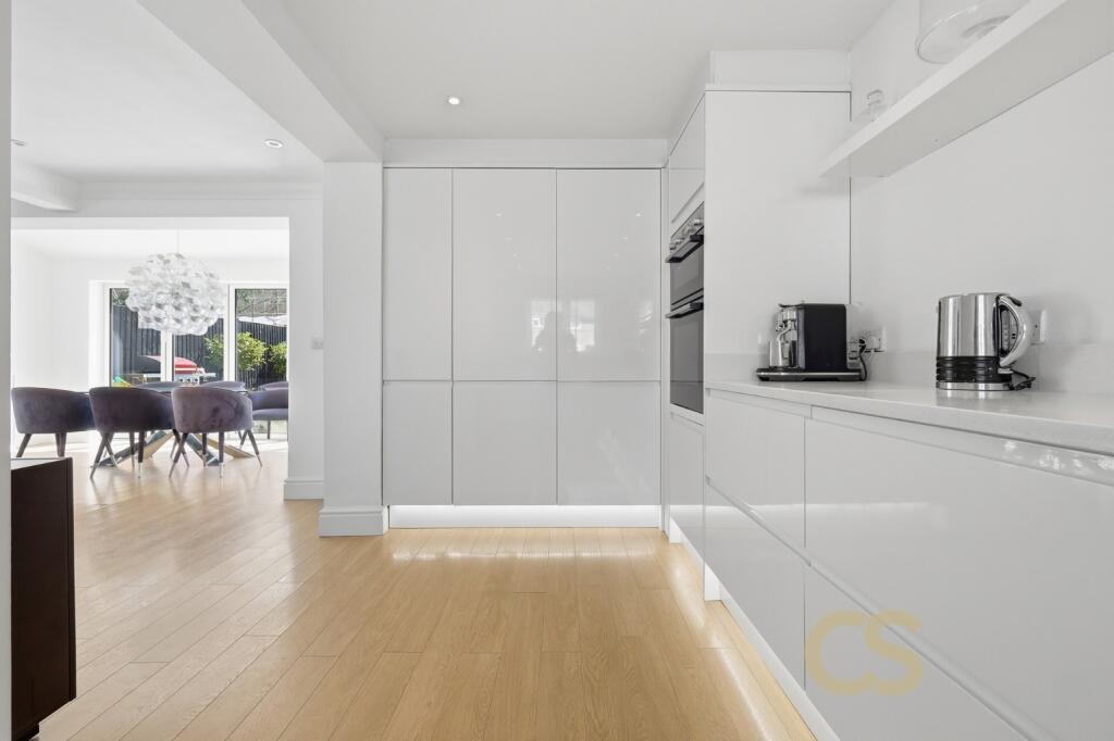 House in Broxbourne, Churchgate - View 5