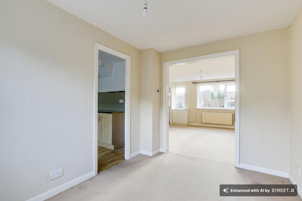 House in Gedling, Nottinghamshire - More