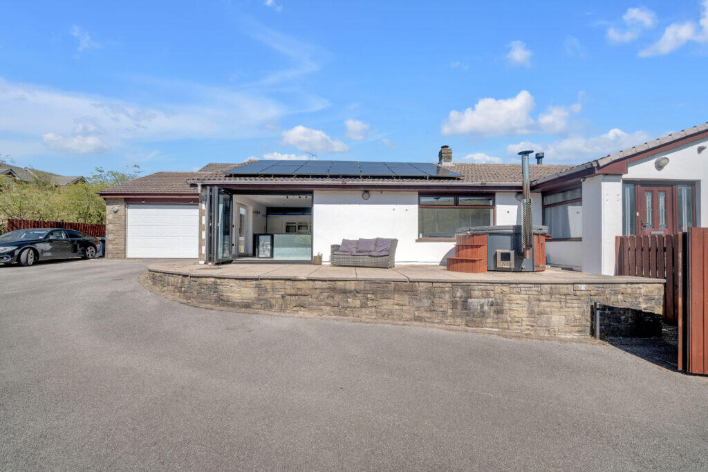 Main image of property: New Line, Bacup, Rossendale