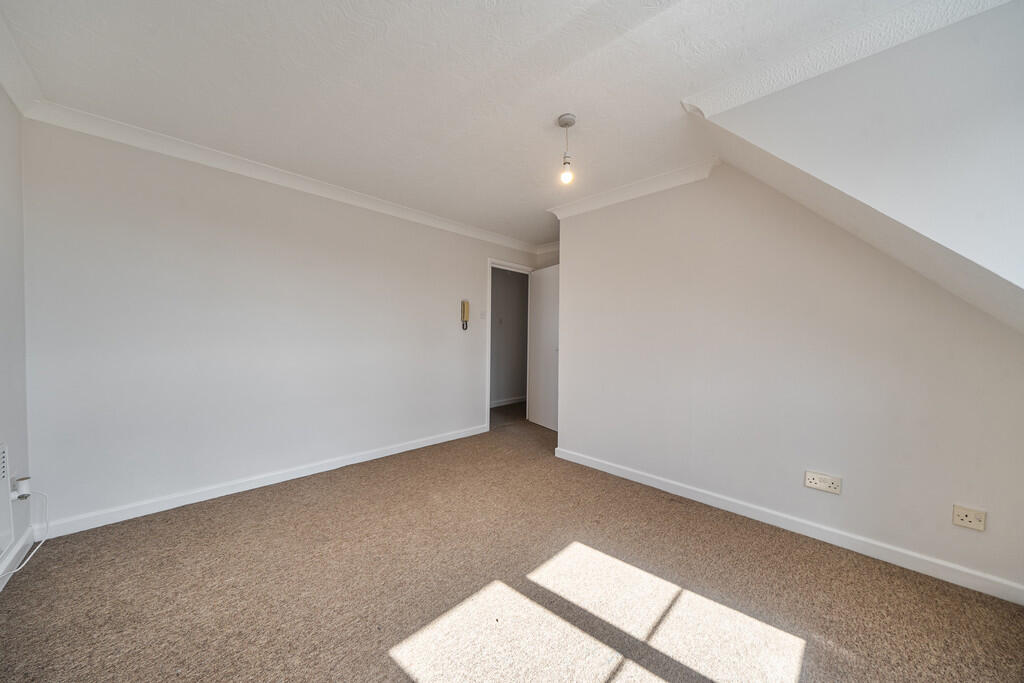 Kitchener Road photo 4