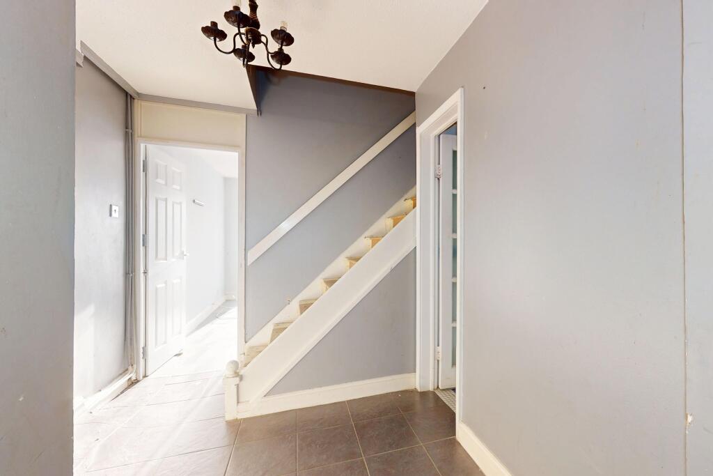 House in London - View 5