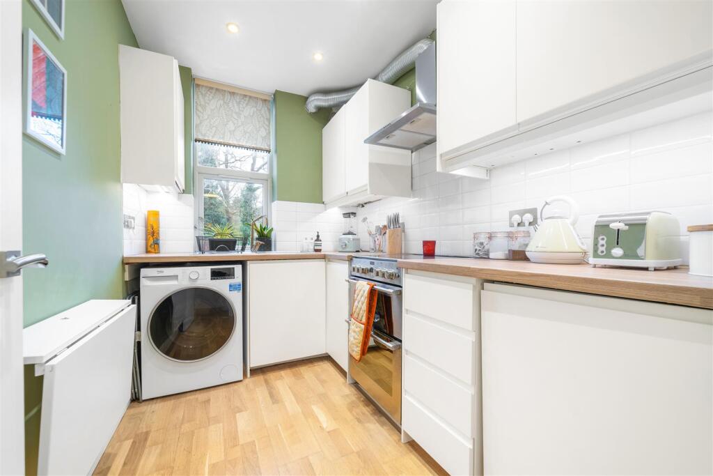 Apartment in London - View 3