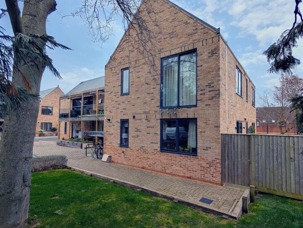 Main image of property: The Cedars, 39 Pickersleigh Road, Malvern, Worcestershire, WR14 2RW