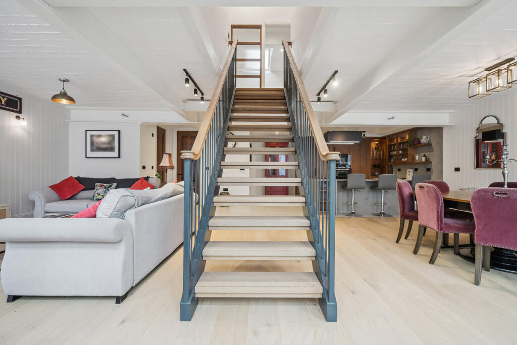 House in Little Marlow, Buckinghamshire - View 5