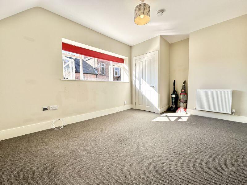 Apartment in Grimsby, Wellow - View 4