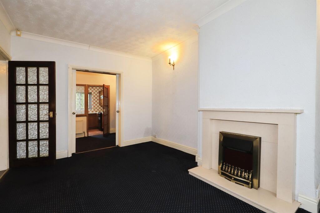 House in Dudley, Roseville - View 3