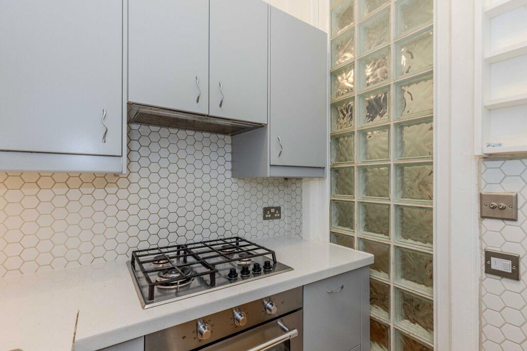 Apartment in Edinburgh - View 5