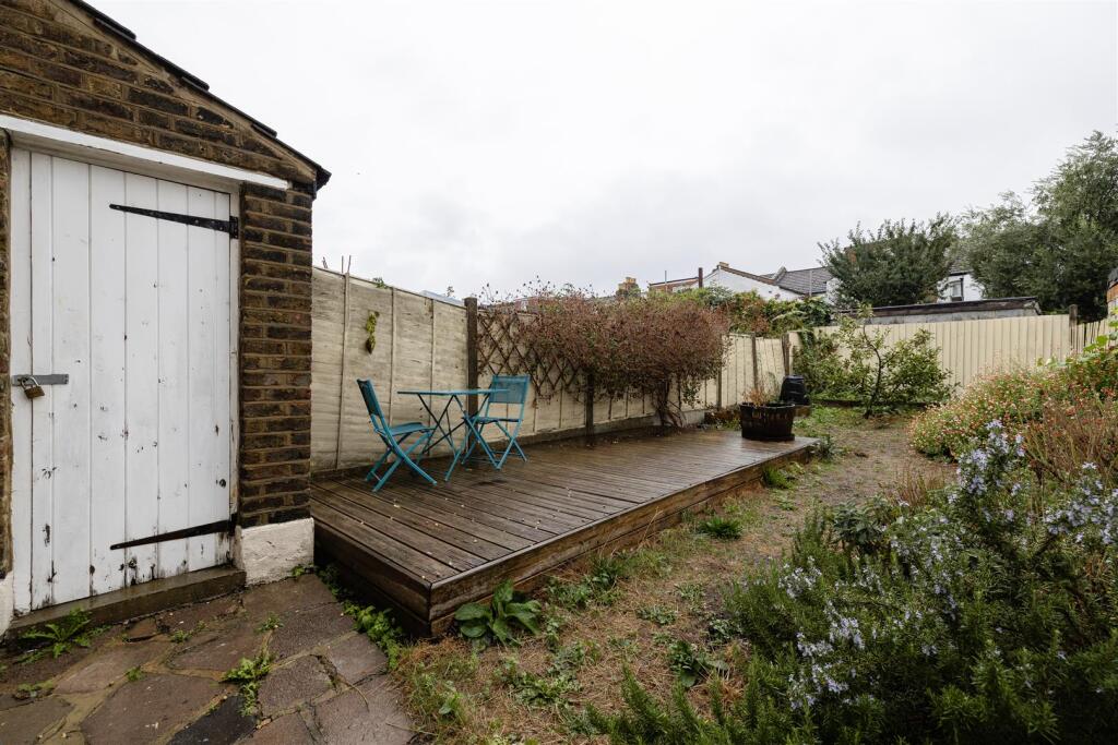 Apartment in London, Little Ilford - More