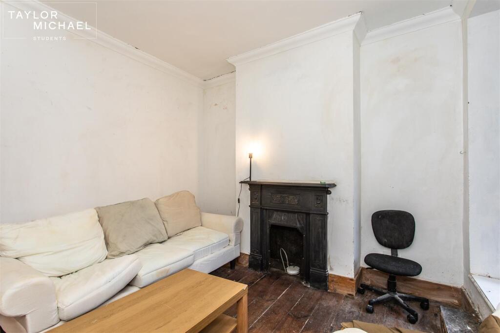 4 bedroom terraced house for rent