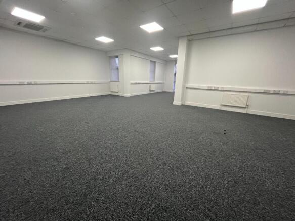 700 sqft office