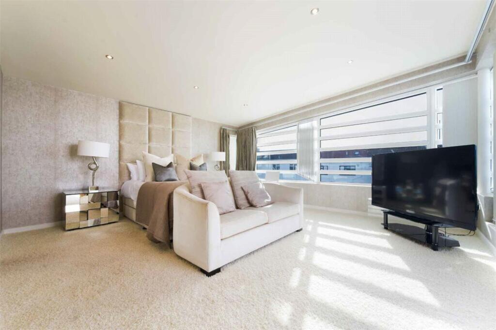 Additional image 8 of Chaddesley Wood Road, Poole, BH13