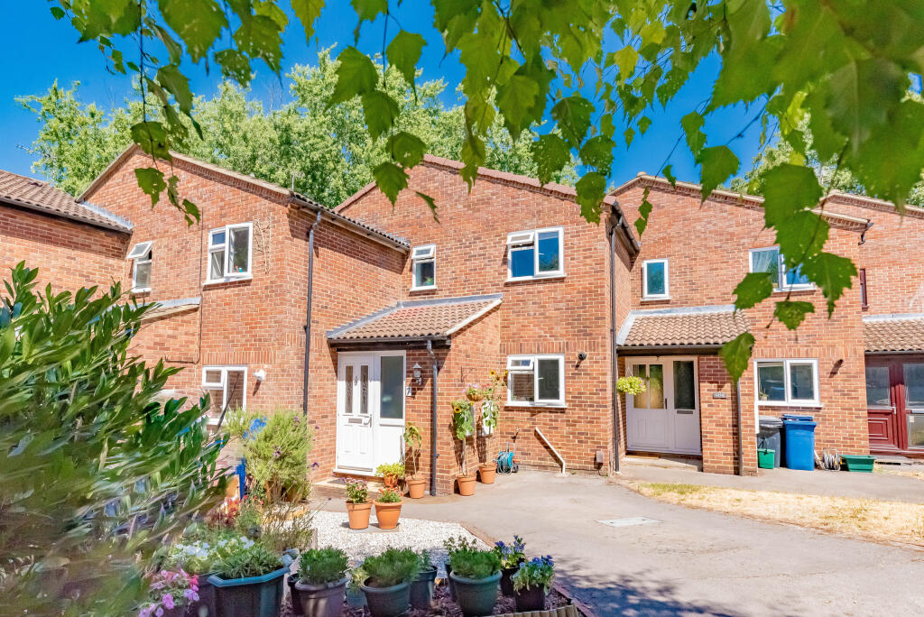 Main image of property: Ilex Close, Yateley, Hampshire, GU46