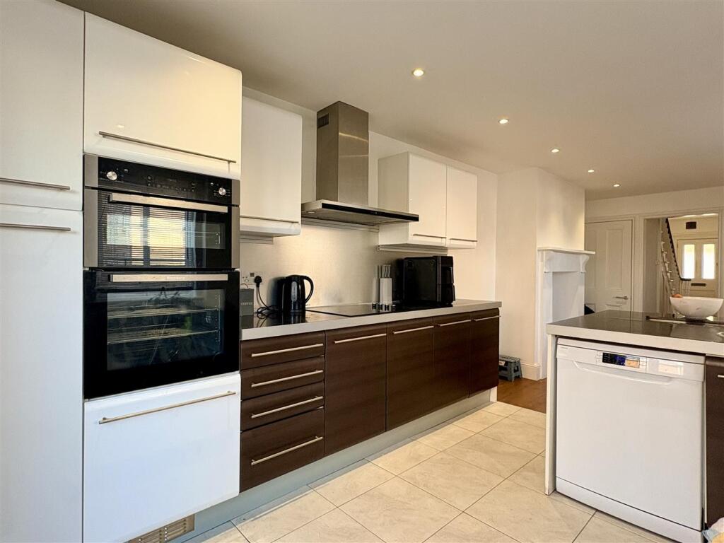 House in Newport, Nodehill - View 2