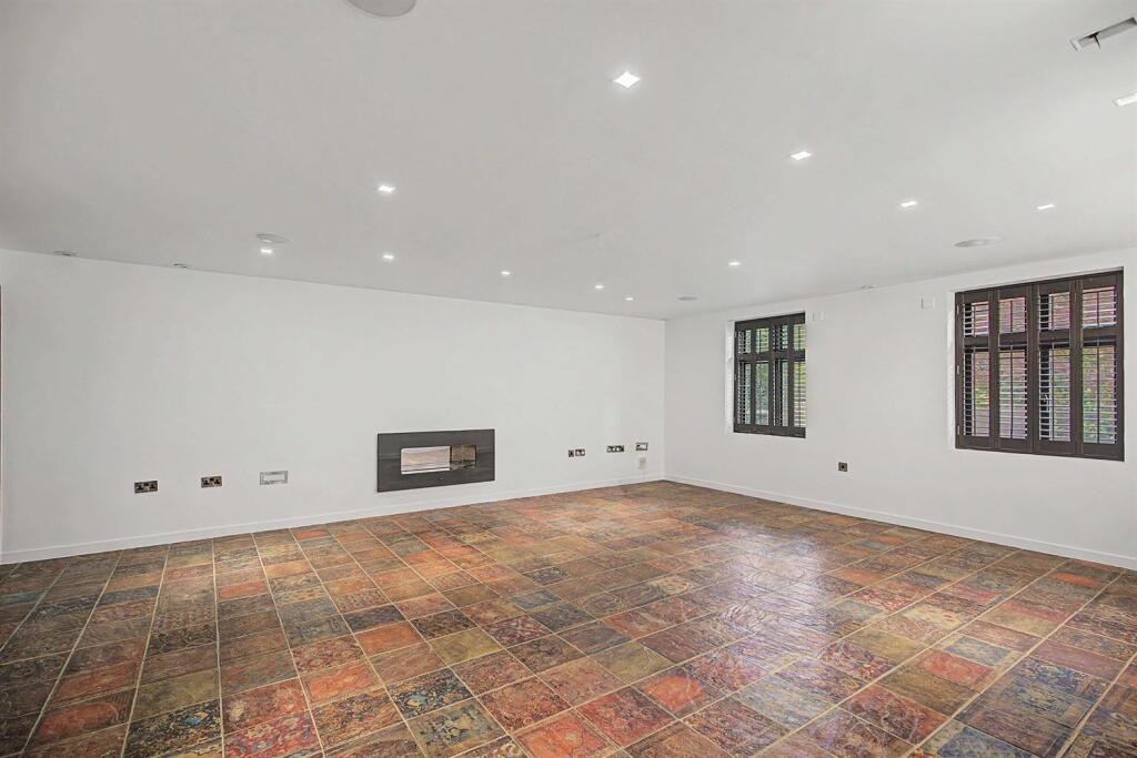 House in Trafford, Greater Manchester - View 5