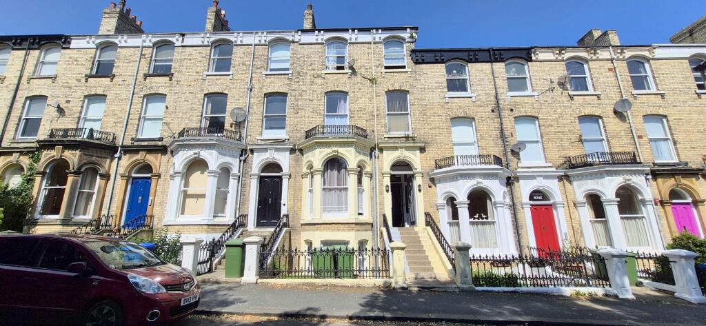 Grosvenor Crescent, Scarborough, North Yorkshire, YO11 2LJ