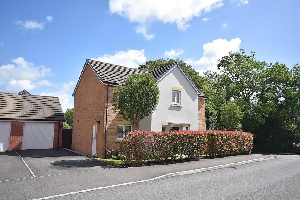 Main image of property: 39 Harlech Road, Wenvoe, CF5 6XN