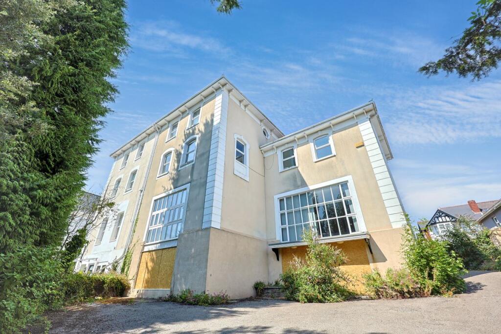 Main image of property: 16 Gold Tops, Newport, Gwent, NP20 4PH