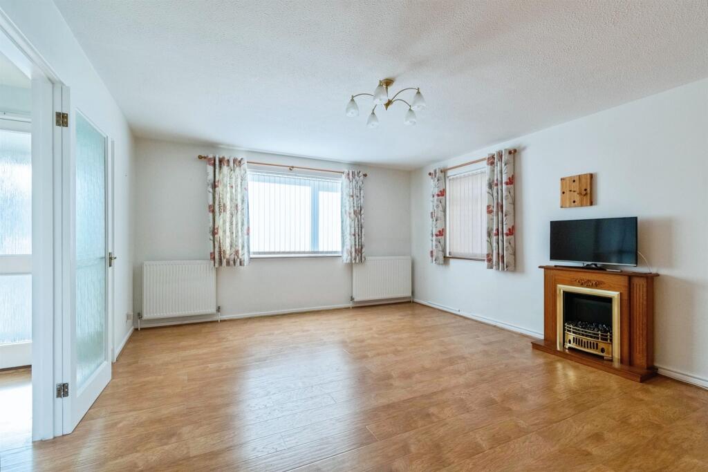 House in Swindon, Box - View 5