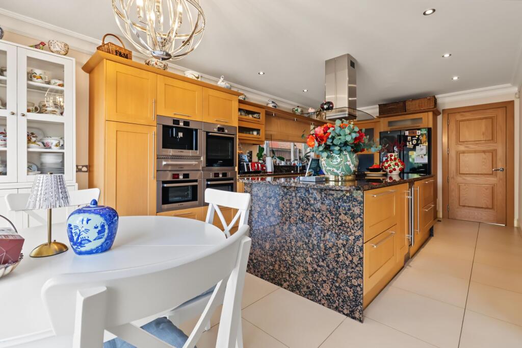 House in Kingston upon Thames - View 4