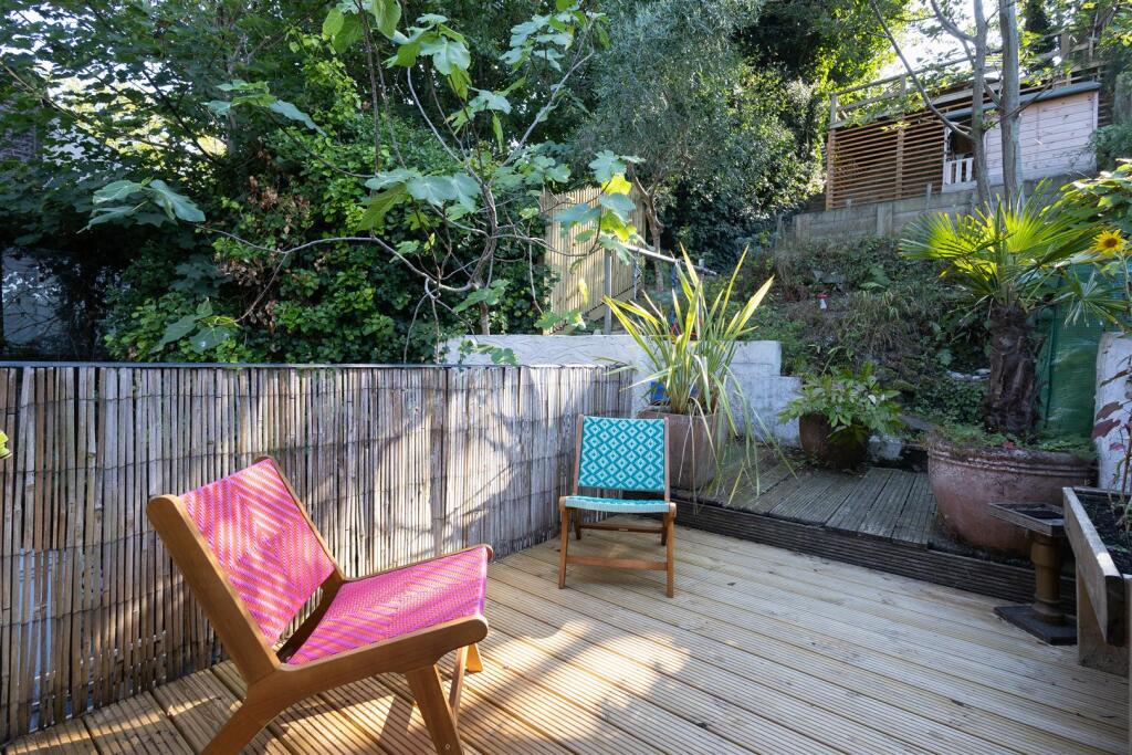 House in Tonbridge - More