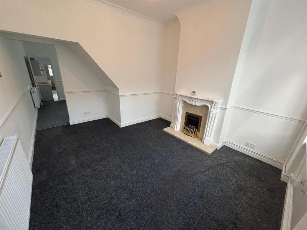 House in Stoke-on-Trent - View 2