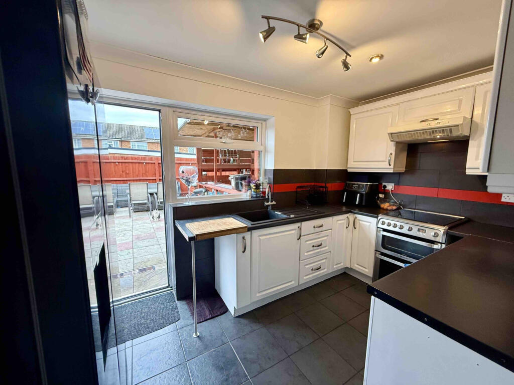 House in East Suffolk, Felixstowe - More