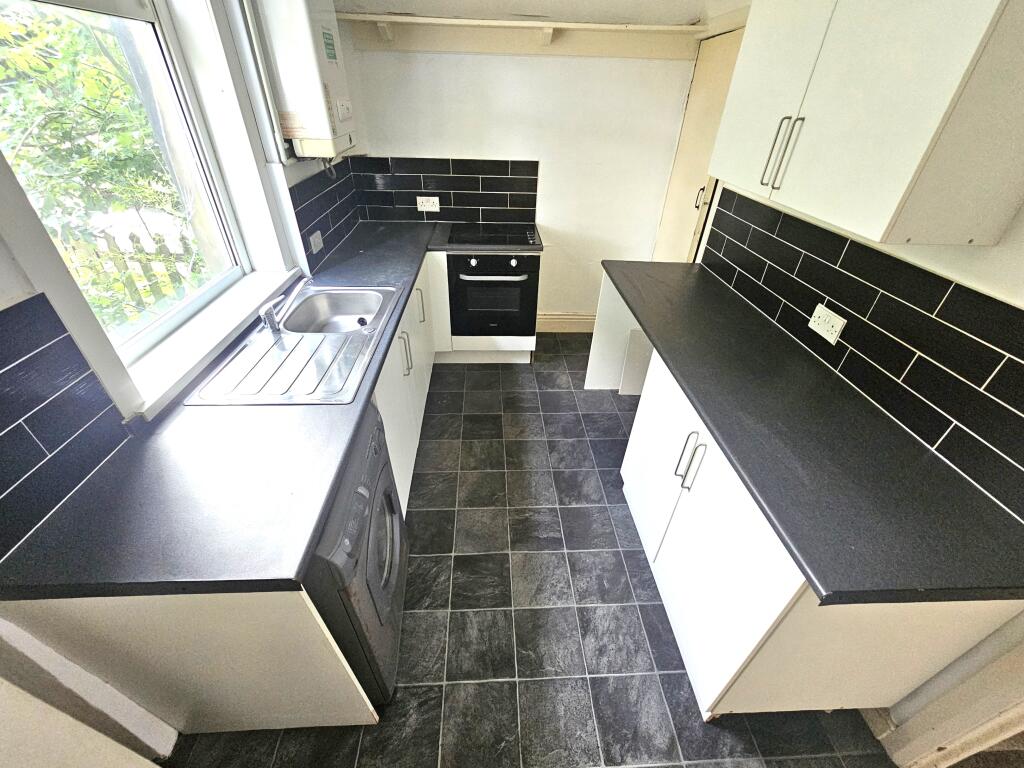 Brompton Road, Bradford photo 3