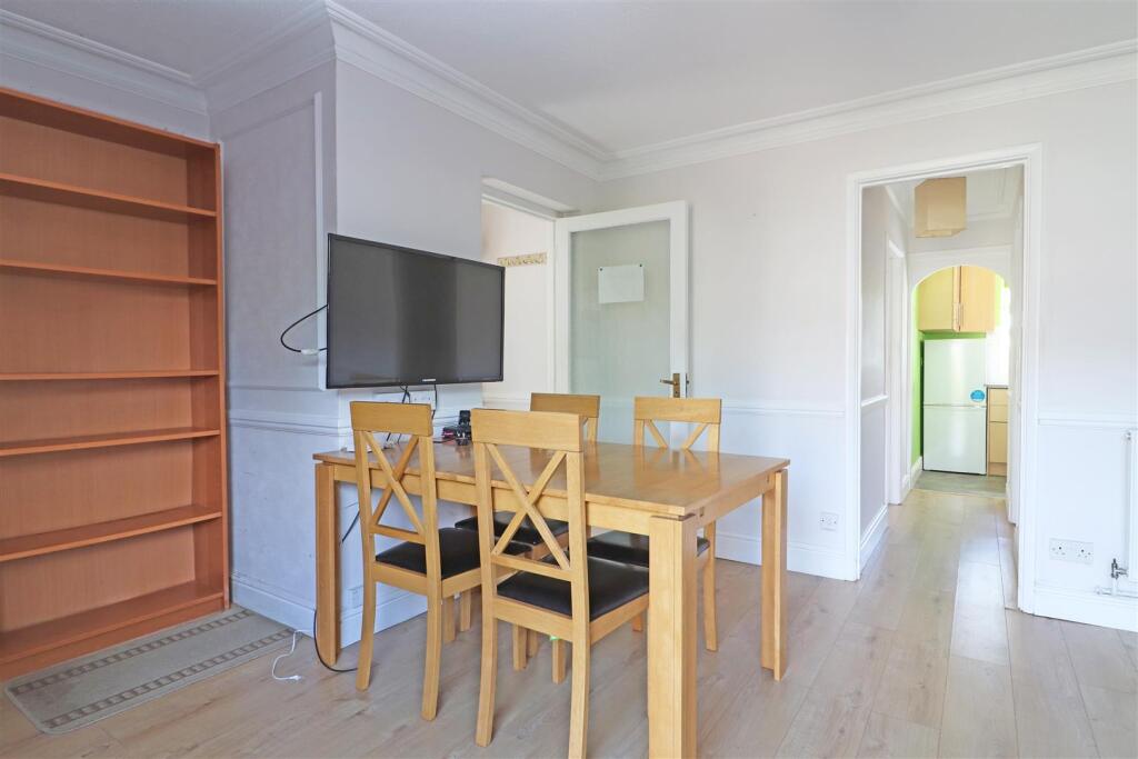 Endsleigh Road, Merstham - View 5