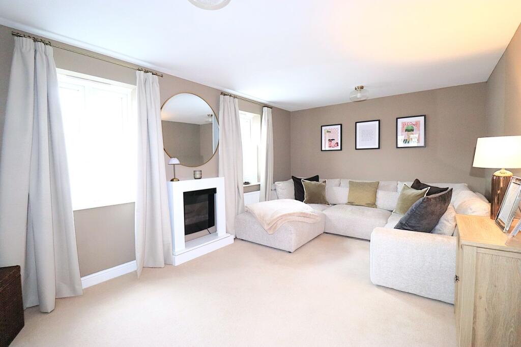 Sandy Lane, Farnborough, GU14 photo 4