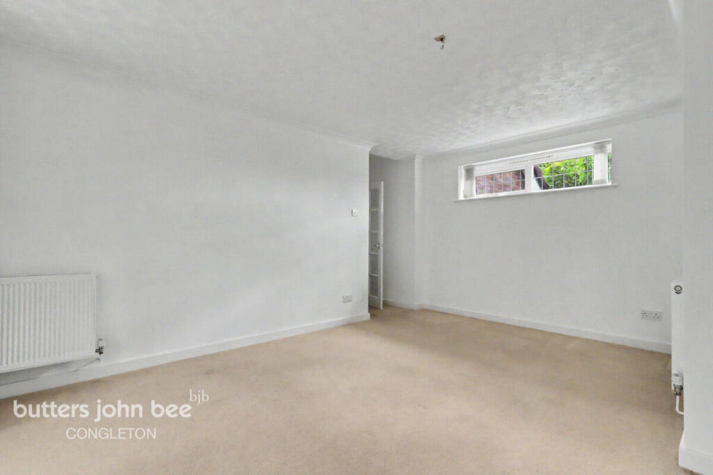 House in Congleton, West Heath - More