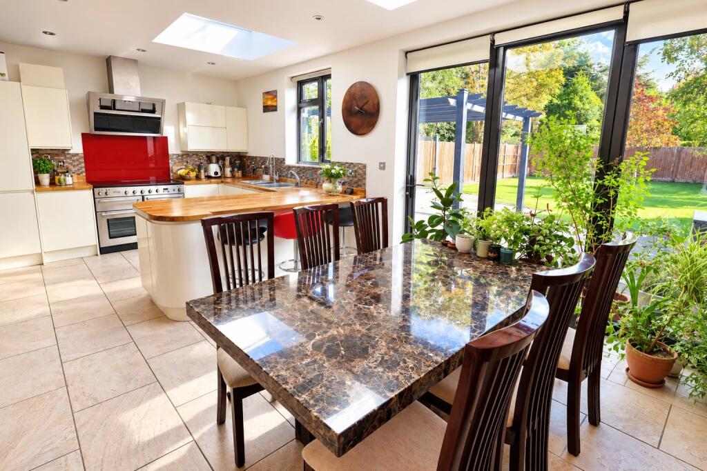 House in Bromley - More