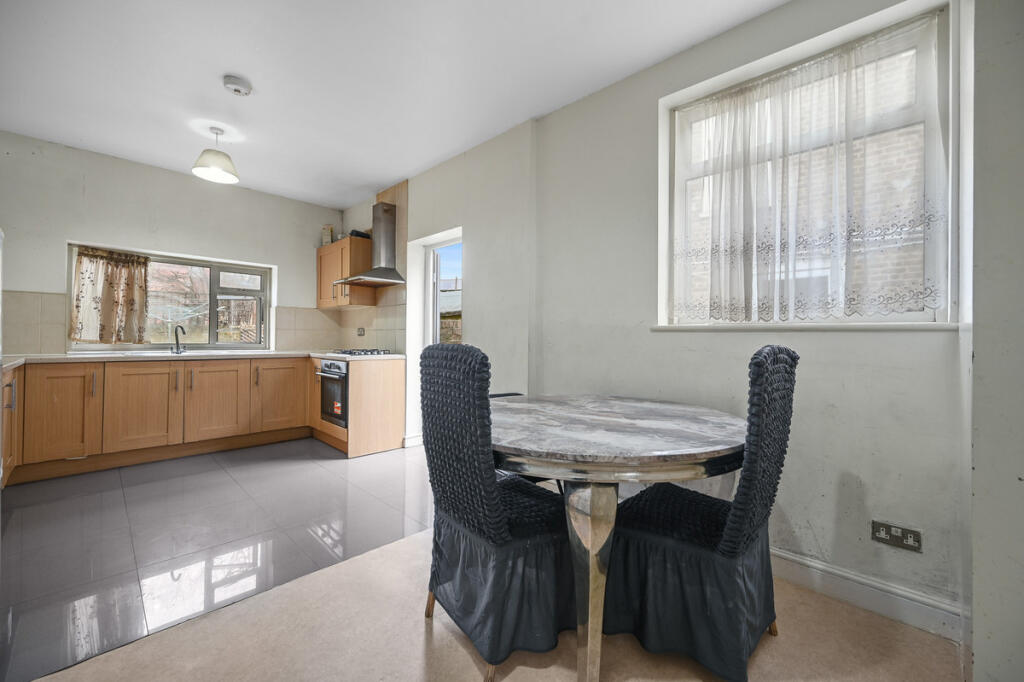 House in London, Harlesden - View 3