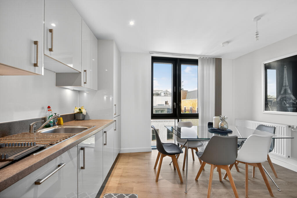 Apartment in London - View 3