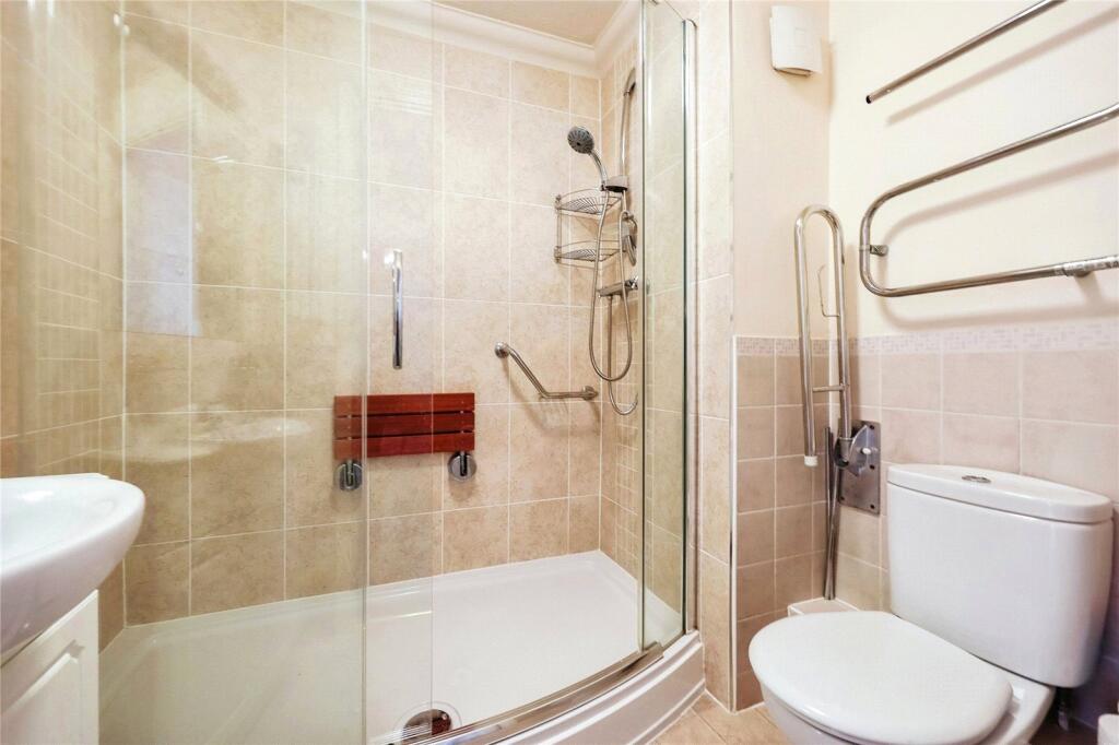 Apartment in Havant, Hampshire - More