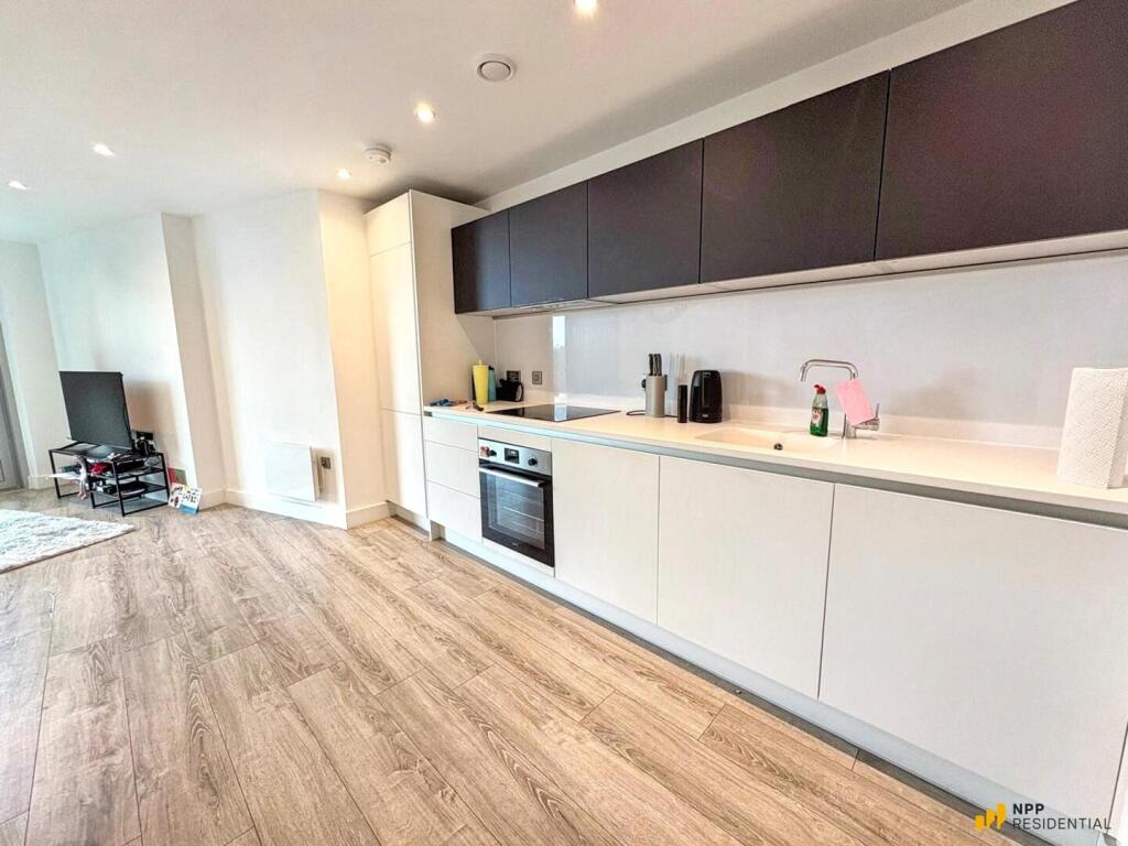 Apartment in Manchester, City Centre - View 4