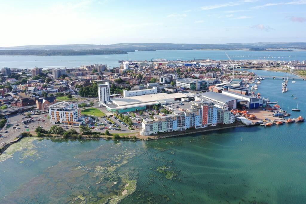 Apartment in Poole, Sterte - View 2