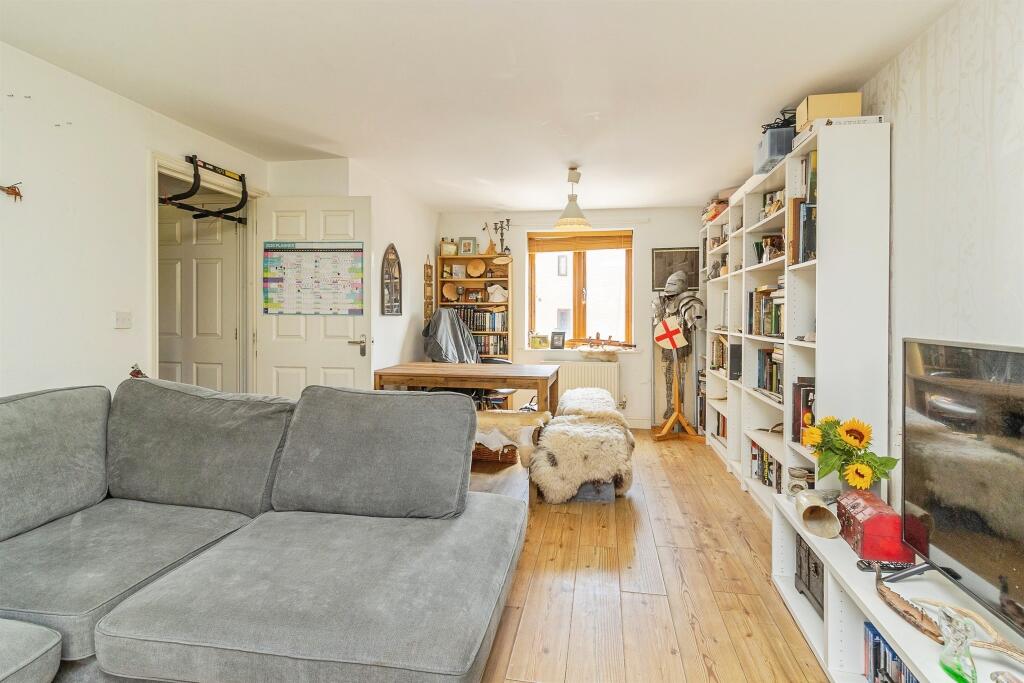 Apartment in Milton Keynes, Broughton and Milton Keynes - View 3
