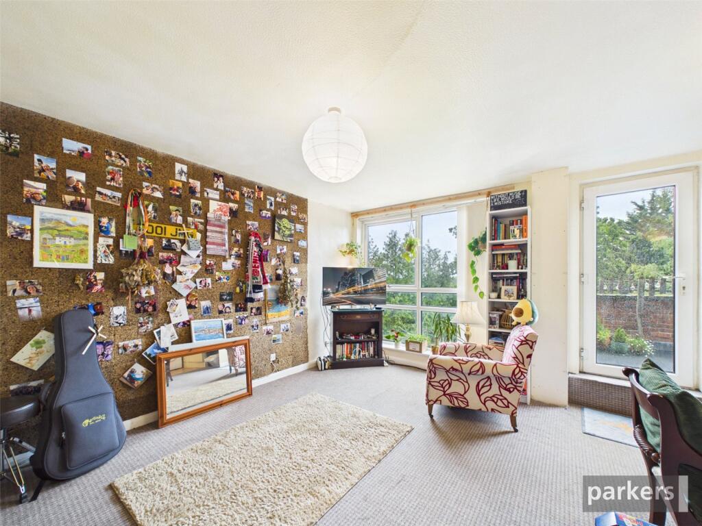 Apartment in Reading - View 3