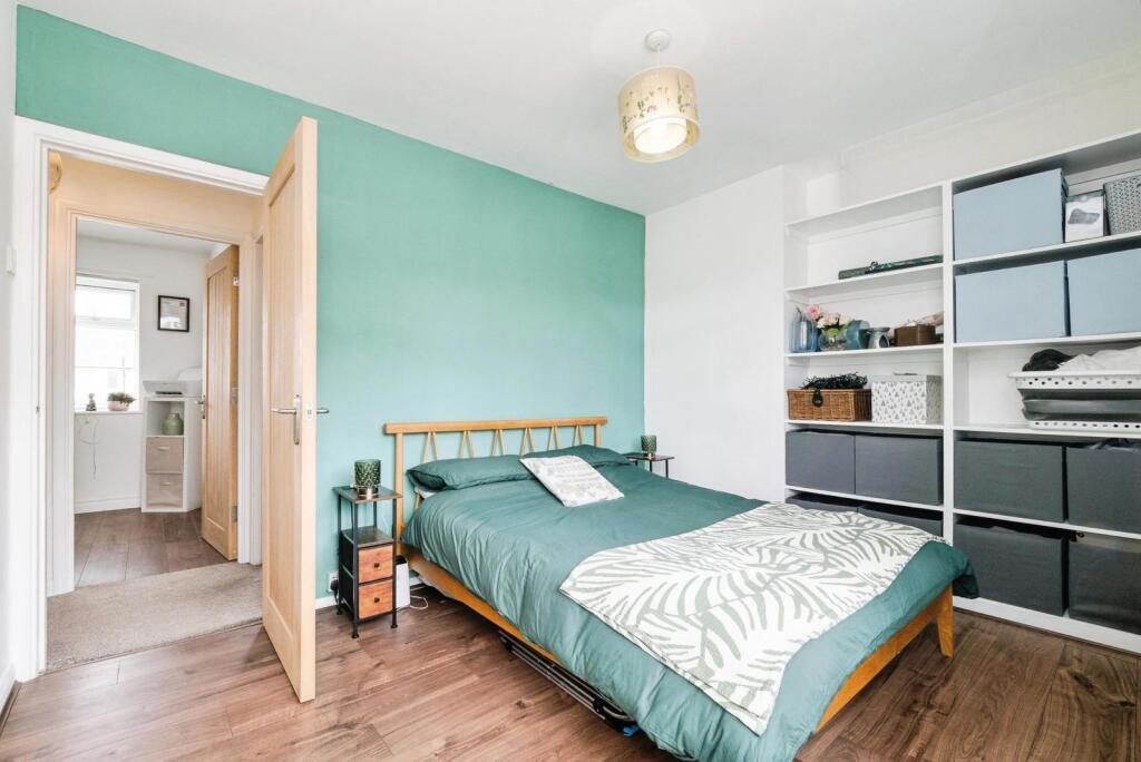 House in London - View 5
