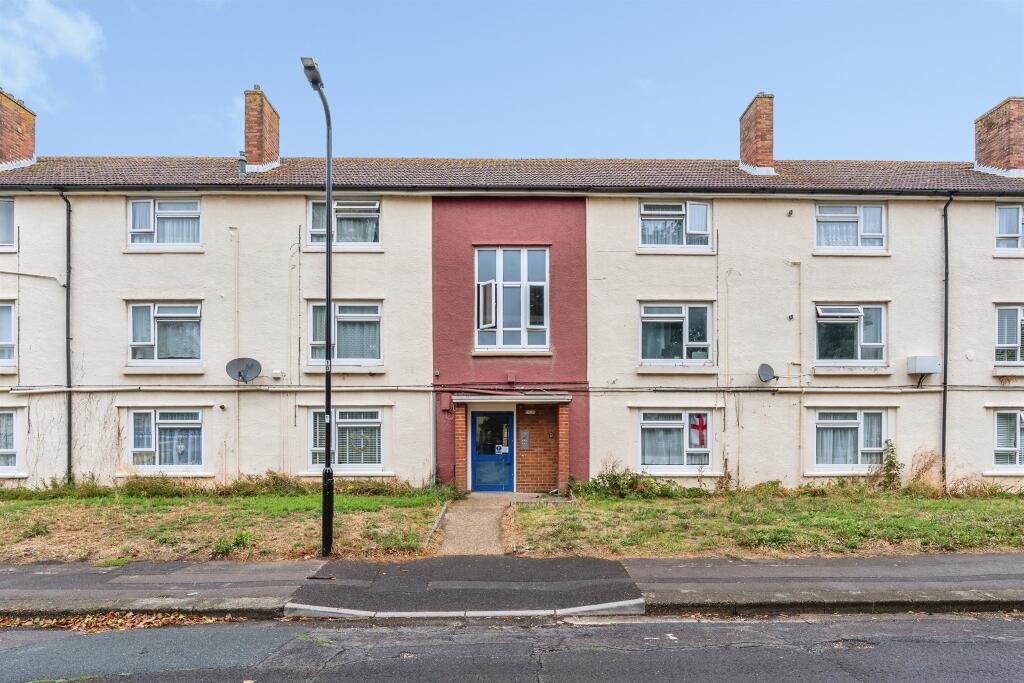 Main image of property: Chiltern Green, Southampton
