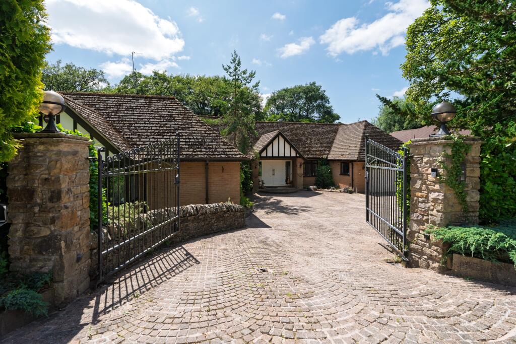 4-bed detached on Parklands, Legh Road, Disley, £1,200,000